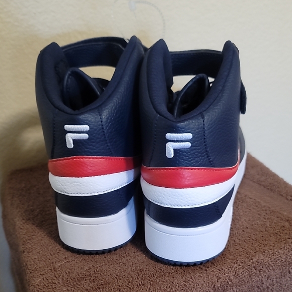 Fila Mens' Black and Red Sneakers - Picture 3 of 6